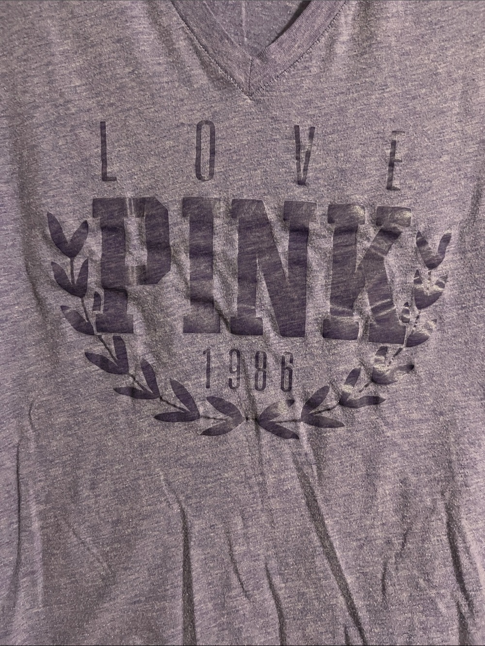 PINK Victoria's Secret Heathered Purple V-Neck Short Sleeve Tee with Front Logo - Picture 3 of 4